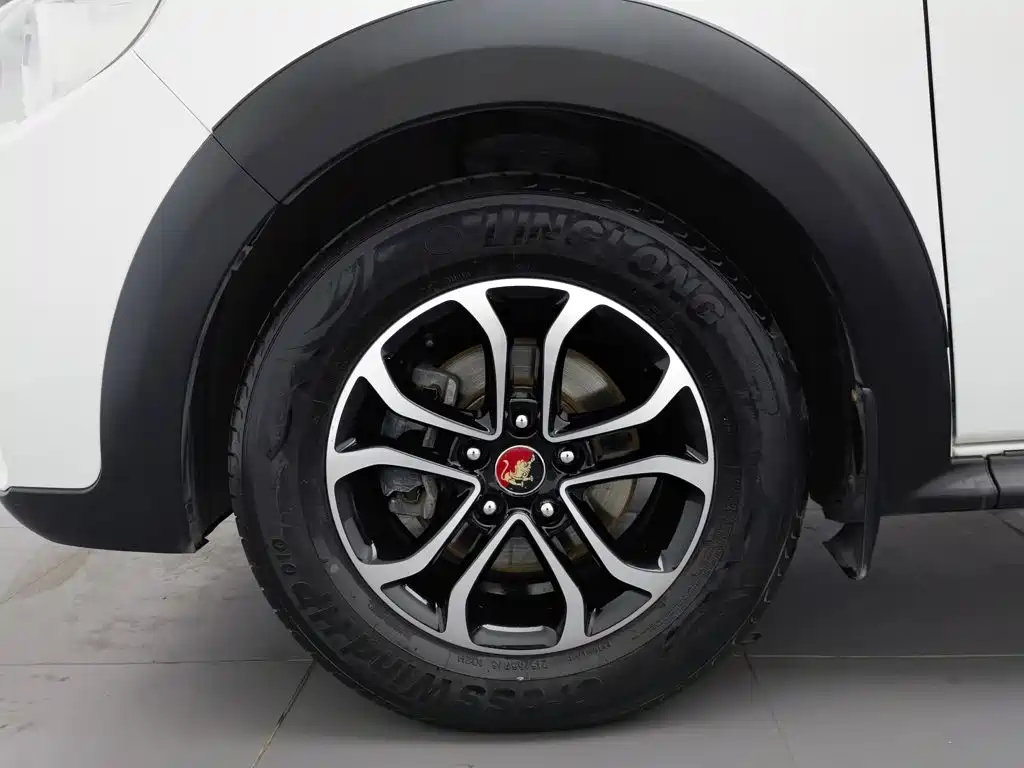 Dongfeng Fengxing Joyear XV 2016 2016 1.6L CVT Comfort