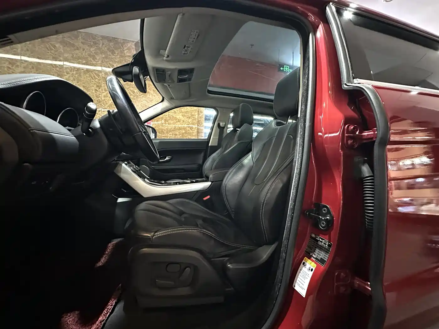 Land Rover Range Rover Evoque (Import) 2012 2012 2.0T 5-door Premium Edition