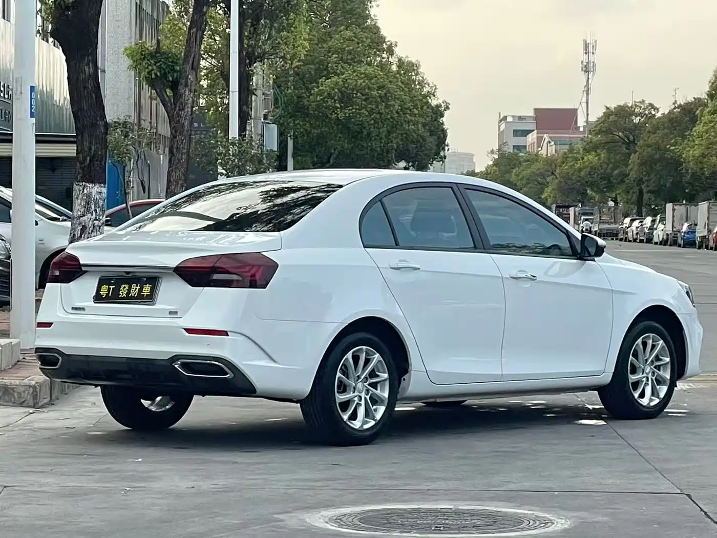 GEELY AUTOMOBILE EMGRAND