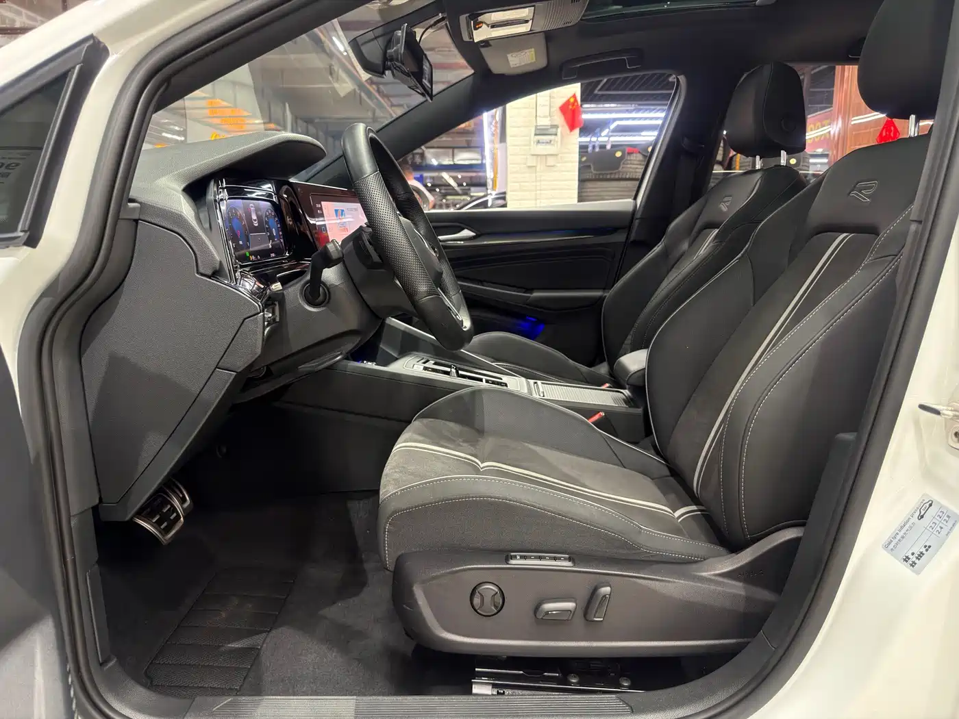  Volkswagen Golf 2023 Facelift 280TSI DSG R-Line Lite 9
