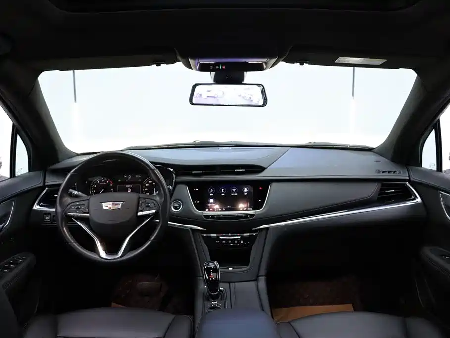 Фото 17 - Cadillac XT6