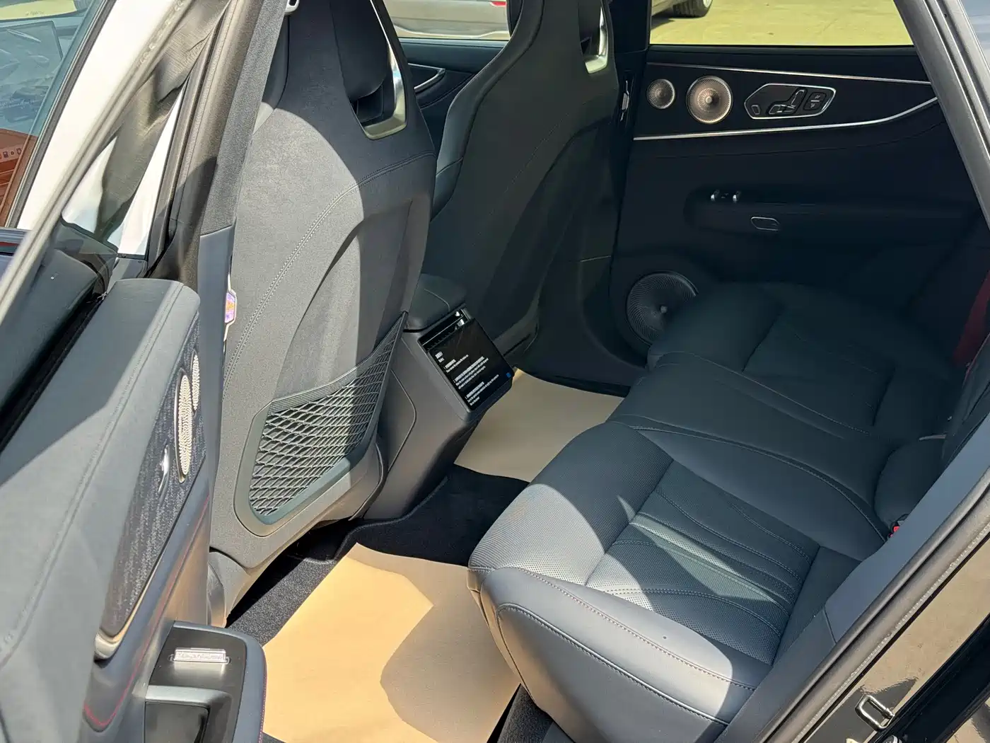 ZEEKR EXTREME KRYPTON 001