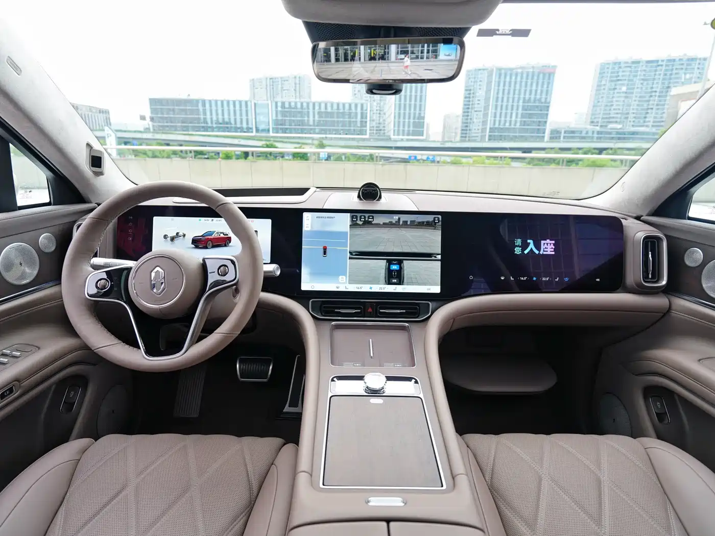 AITO Wenjie AITO M9 2025 Extended Range Ultra 52kWh 6-Seater фото 9
