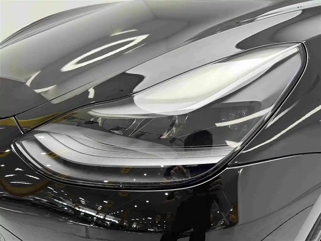 Фото 7 - Tesla Model 3