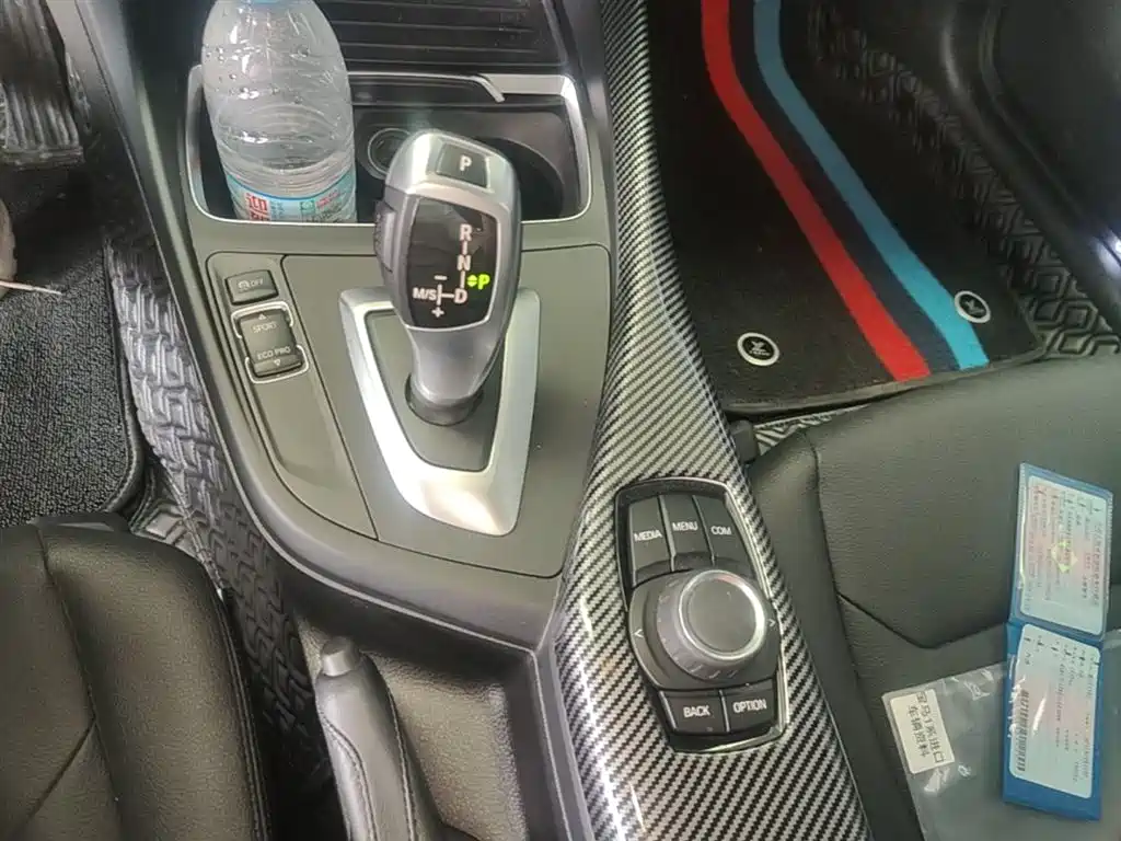 BMW 1 Series (Import) 2018 118i Leading фото 14