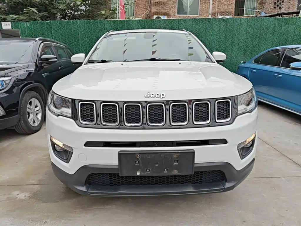 Фото 3 - Jeep Compass