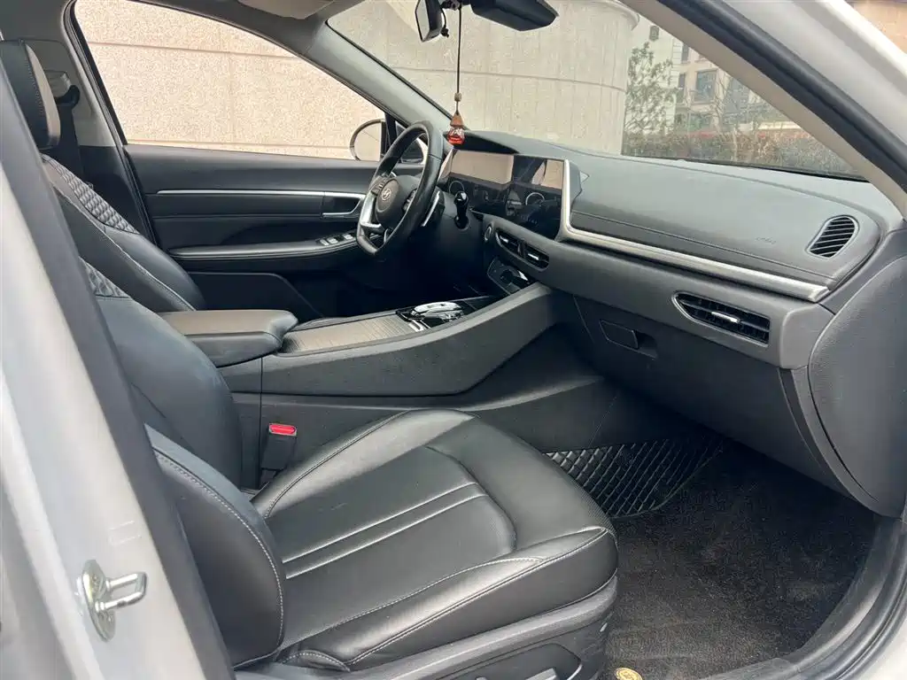 Hyundai Sonata 2022 270TGDi DCT 20th Anniversary Edition фото 7