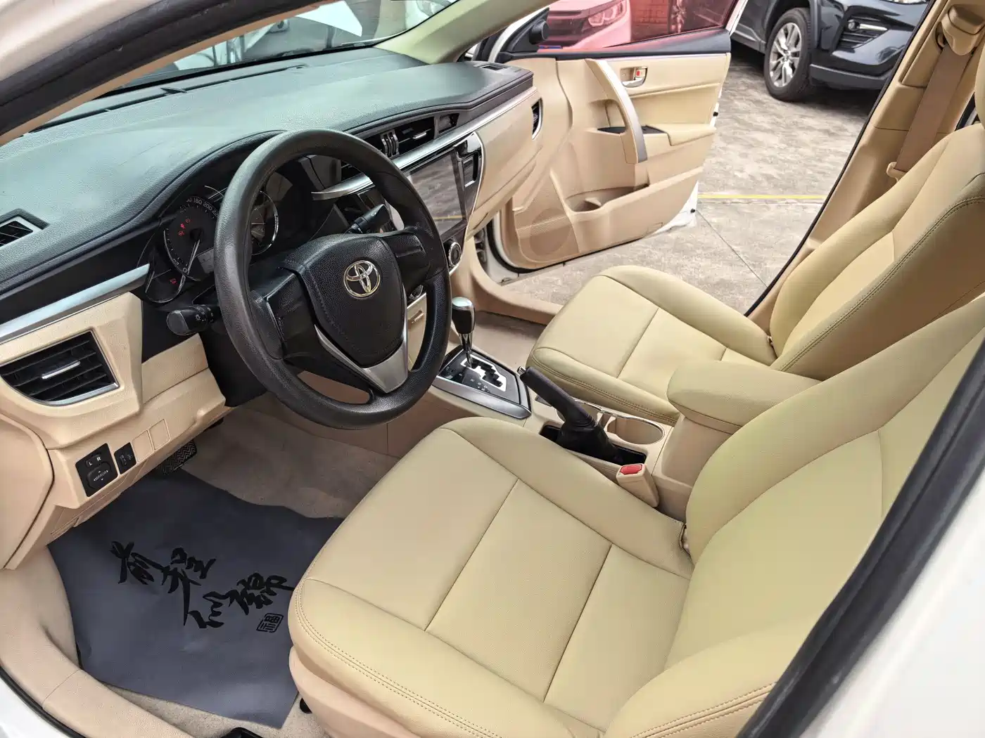 Toyota Corolla 2014 1.6L CVT GL фото 9