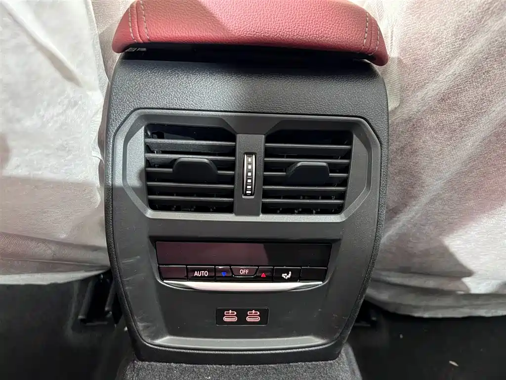 BMW 3 Series 2025 325i M Sport Package фото 25