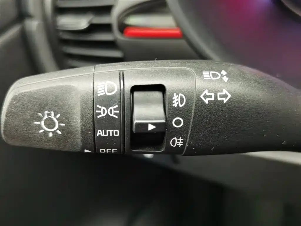 Kia KX CROSS 2018 1.6L Automatic Smart Sunroof Edition фото 21