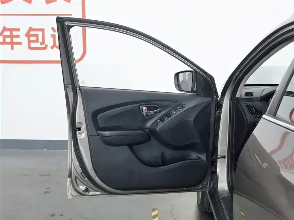 Hyundai Beijing Hyundai ix35 2013 2.0L Auto 2WD Smart GLS China IV фото 8
