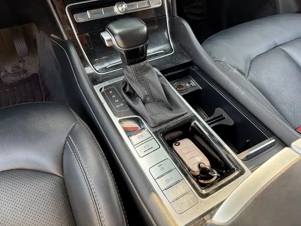 Roewe RX8 2023 2019 30T 2WD Flagship Edition