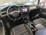 Photo 10 - Volkswagen Touran