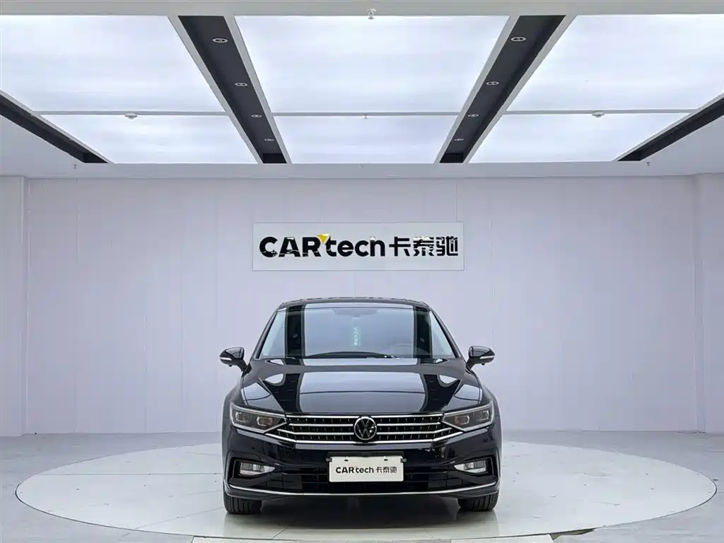 Volkswagen Magotan 2023 2 Million Units Anniversary Edition 330TSI DSG Leading Type фото 8