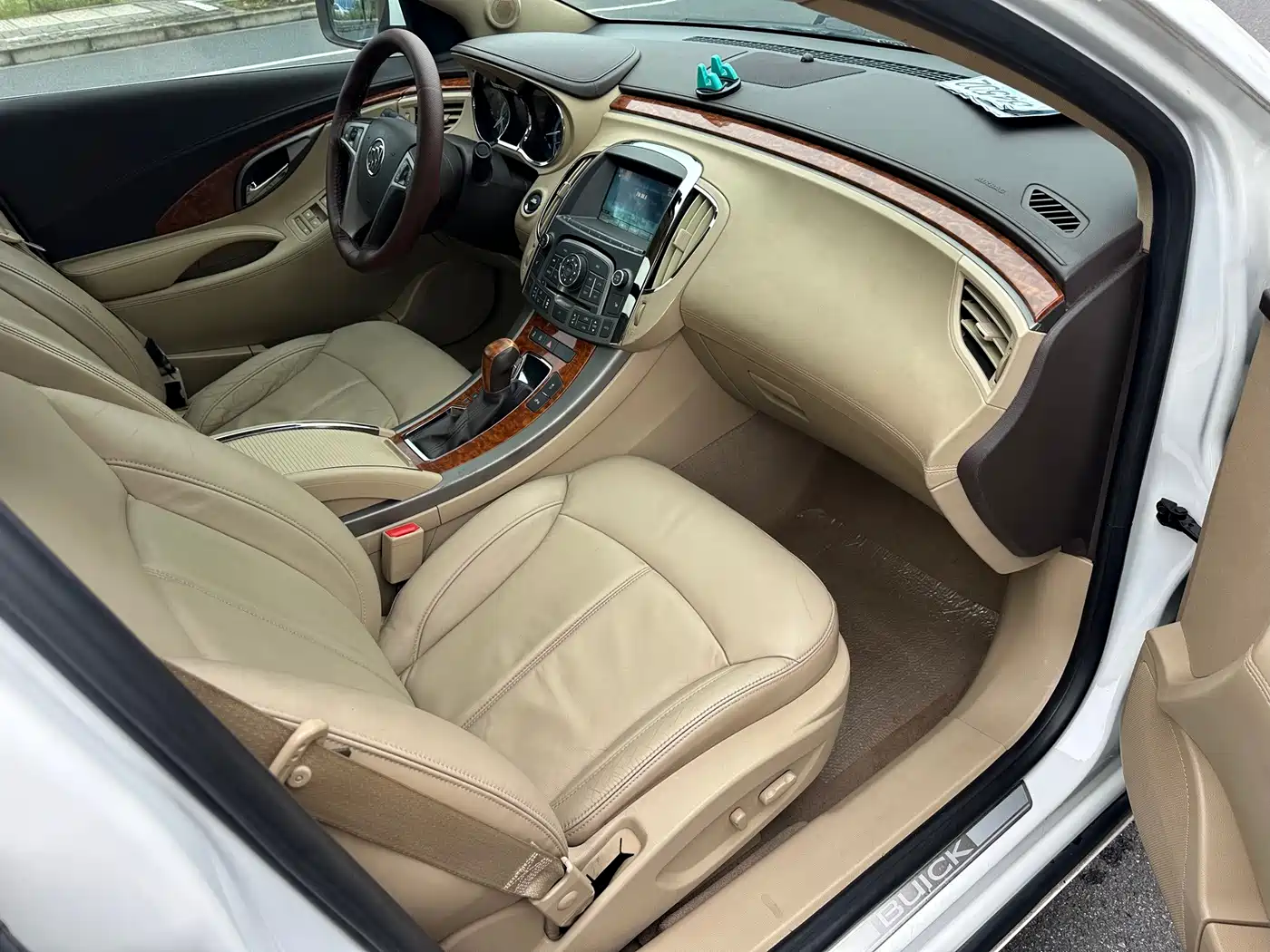 Фото 7 - Buick LaCrosse