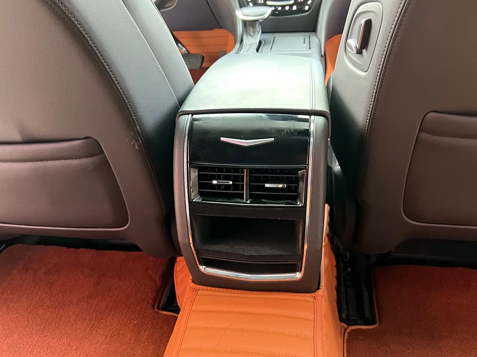 Фото 19 - Cadillac CT6
