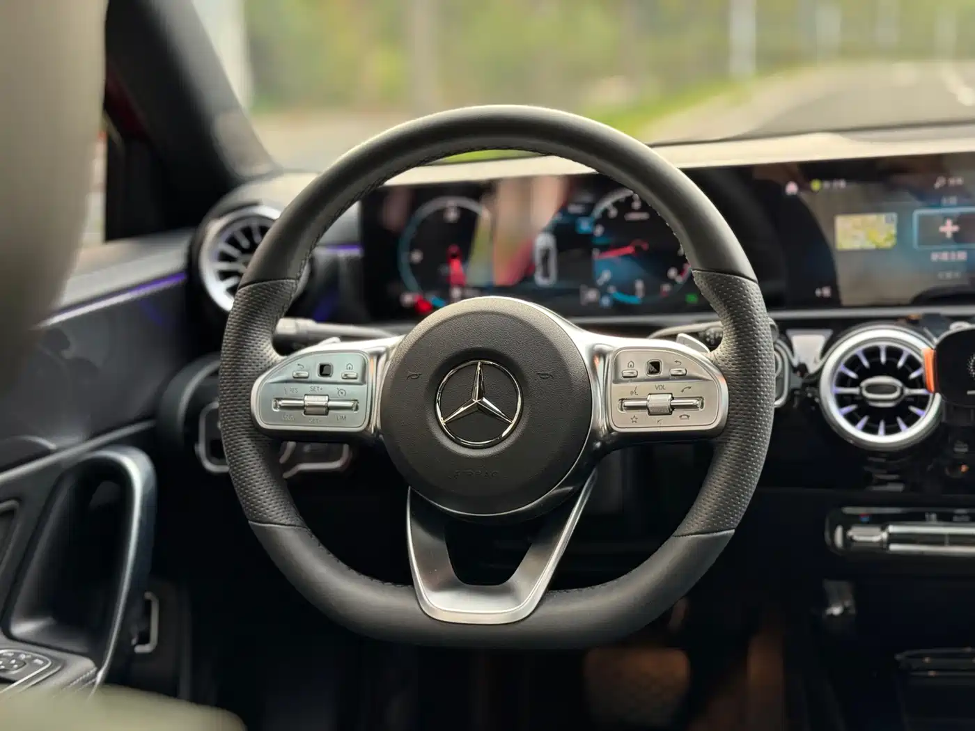 صورة 8 - Mercedes-Benz A-Class