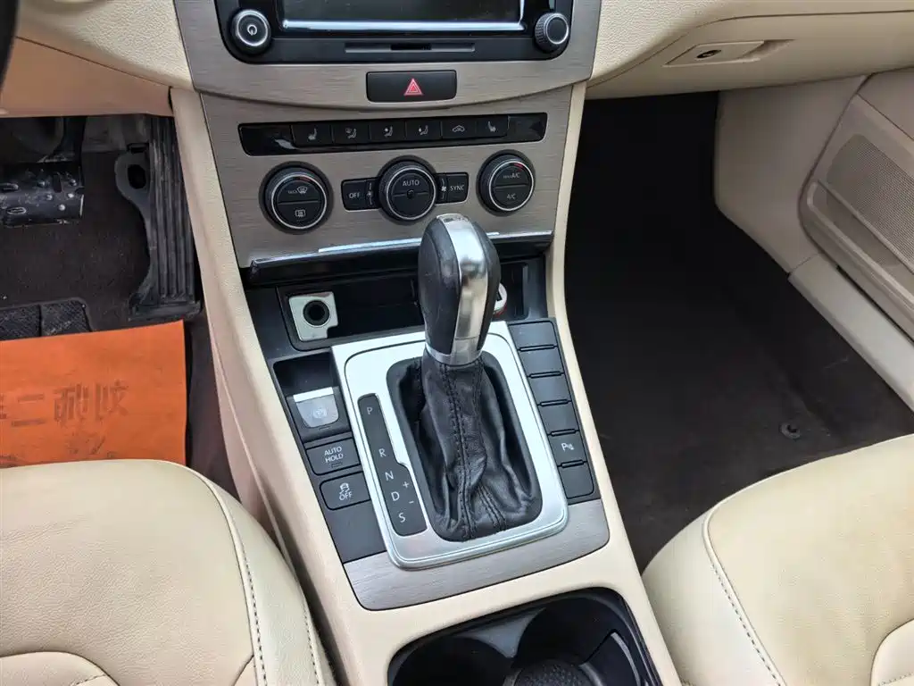 Volkswagen Magotan 2013 1.8TSI Luxury фото 15