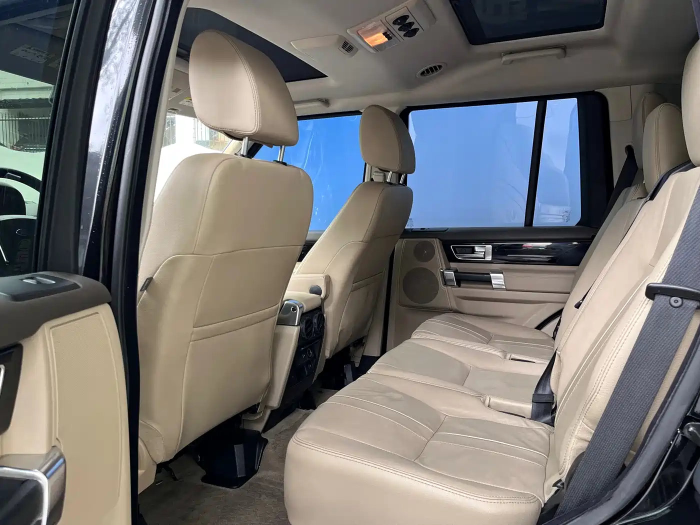 Land Rover Discovery 2013 3.0 SDV6 HSE Diesel фото 8