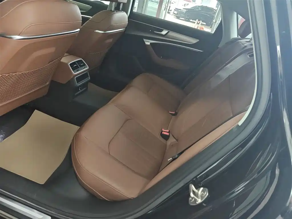 Audi A6L 2019 40 TFSI Luxury Elegance фото 13