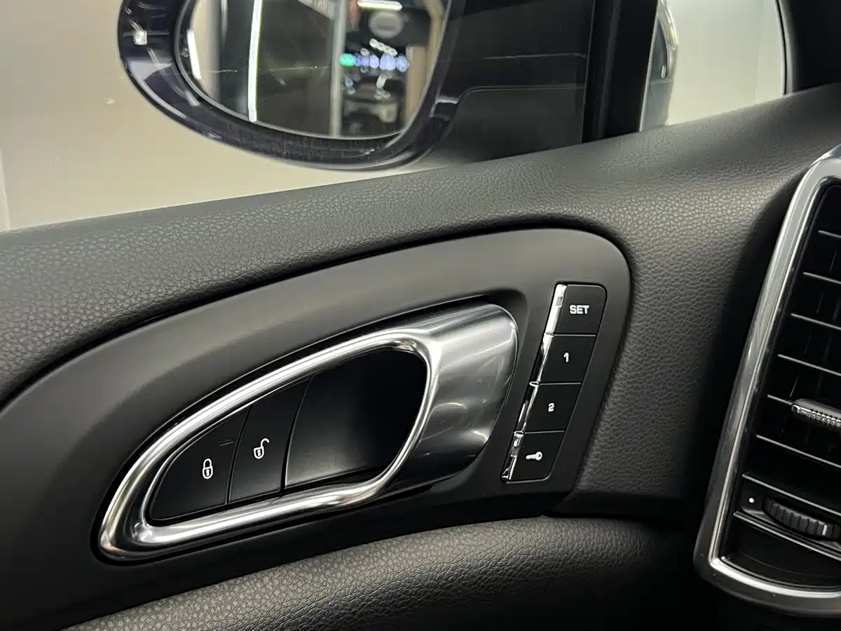 Porsche Cayenne 2018 Cayenne 3.0T фото 36