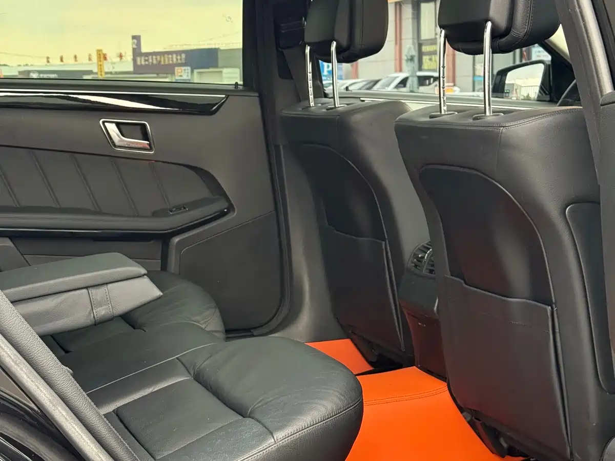 Mercedes-Benz E-Class 2013 Model E 260 L CGI Fashion фото 12