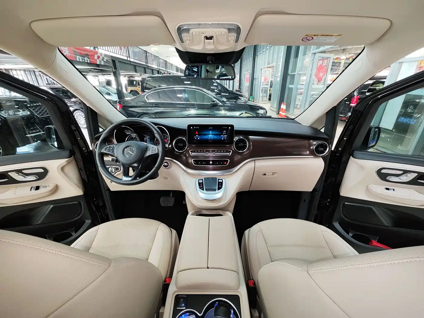 Mercedes-Benz V-Class 2022 V 260 Pilot Edition фото 6
