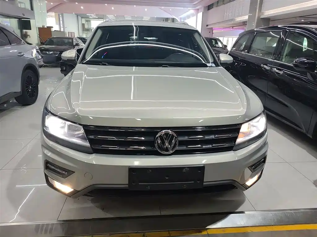 Volkswagen Tiguan L 2018 330TSI Automatic 2WD Luxury Edition фото 3