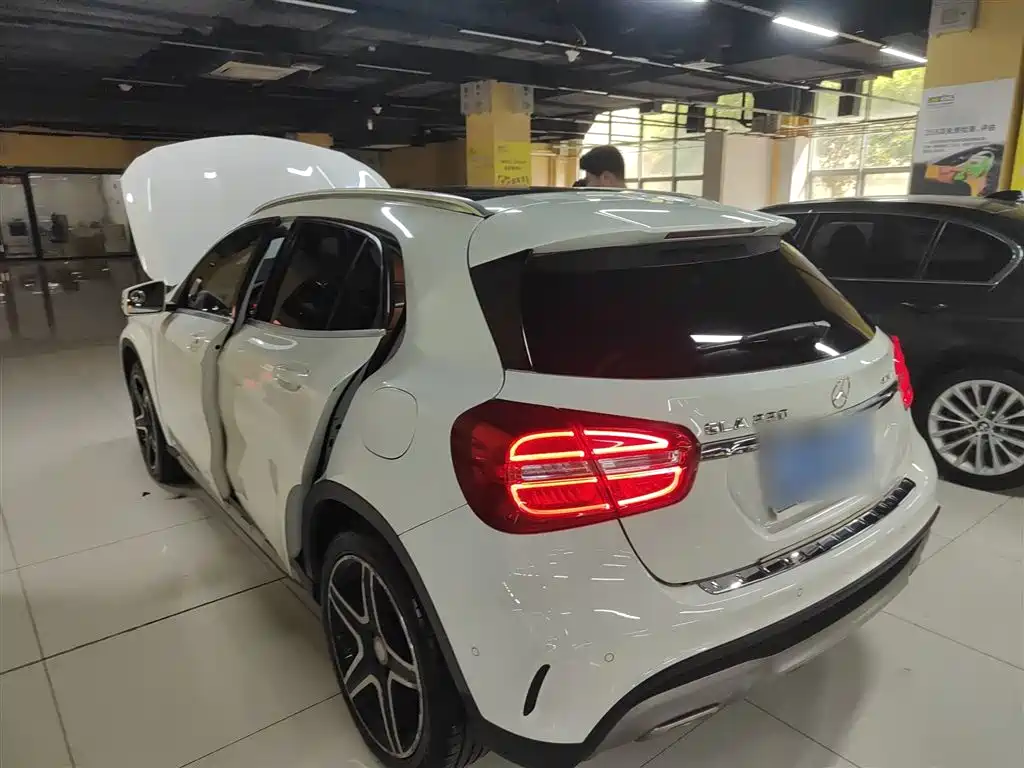 Mercedes-Benz GLA 2015 GLA 220 4MATIC Luxury фото 5