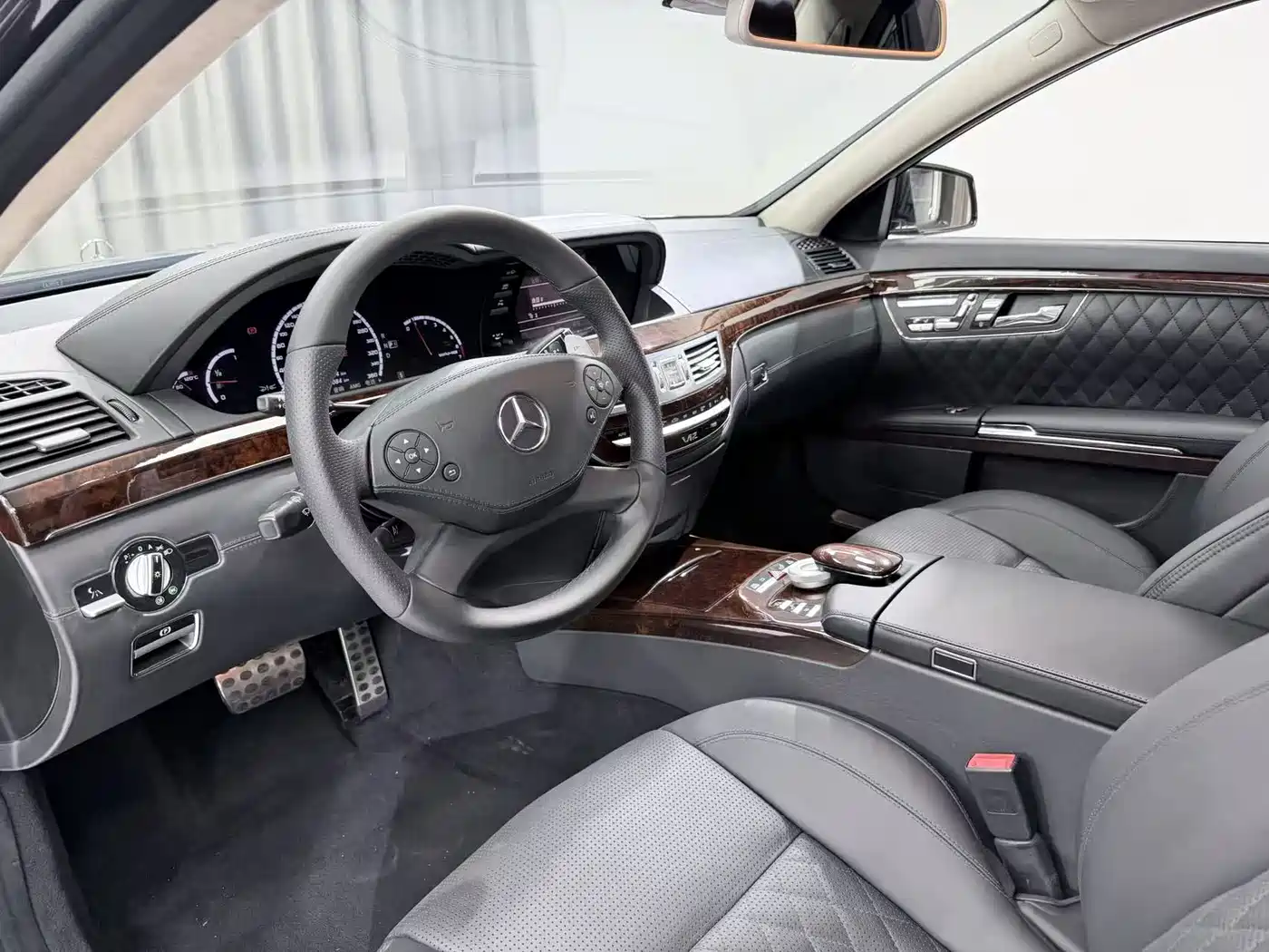 Mercedes-Benz S-Class AMG 2010 AMG S 65 фото 4