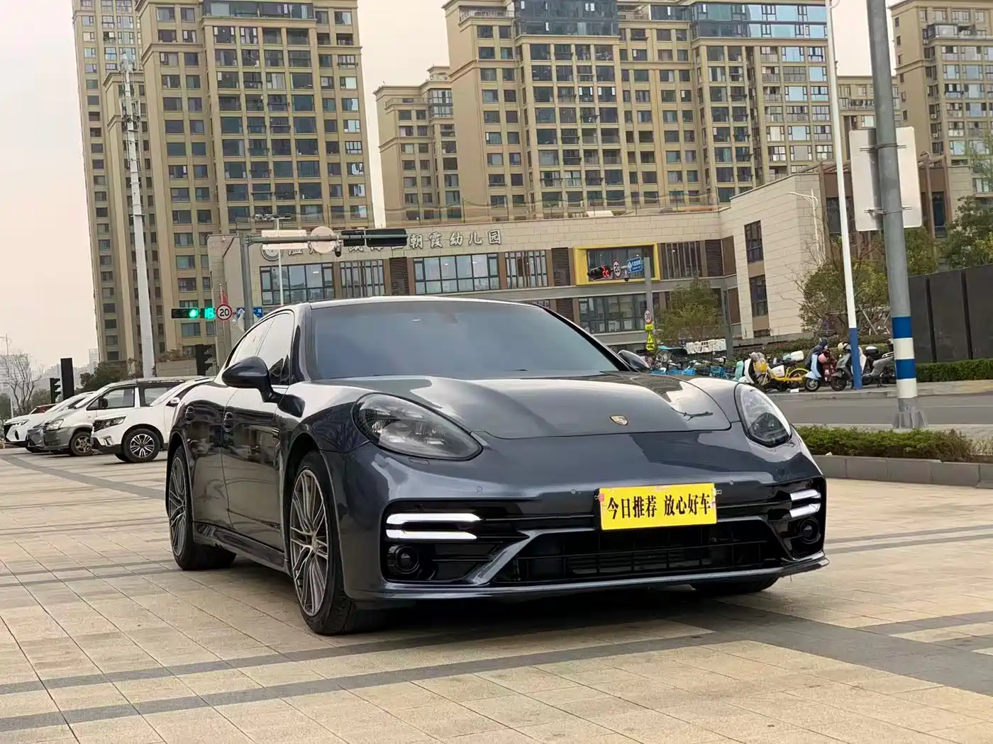 Porsche Panamera 2010 Panamera 4 3.6L фото 3