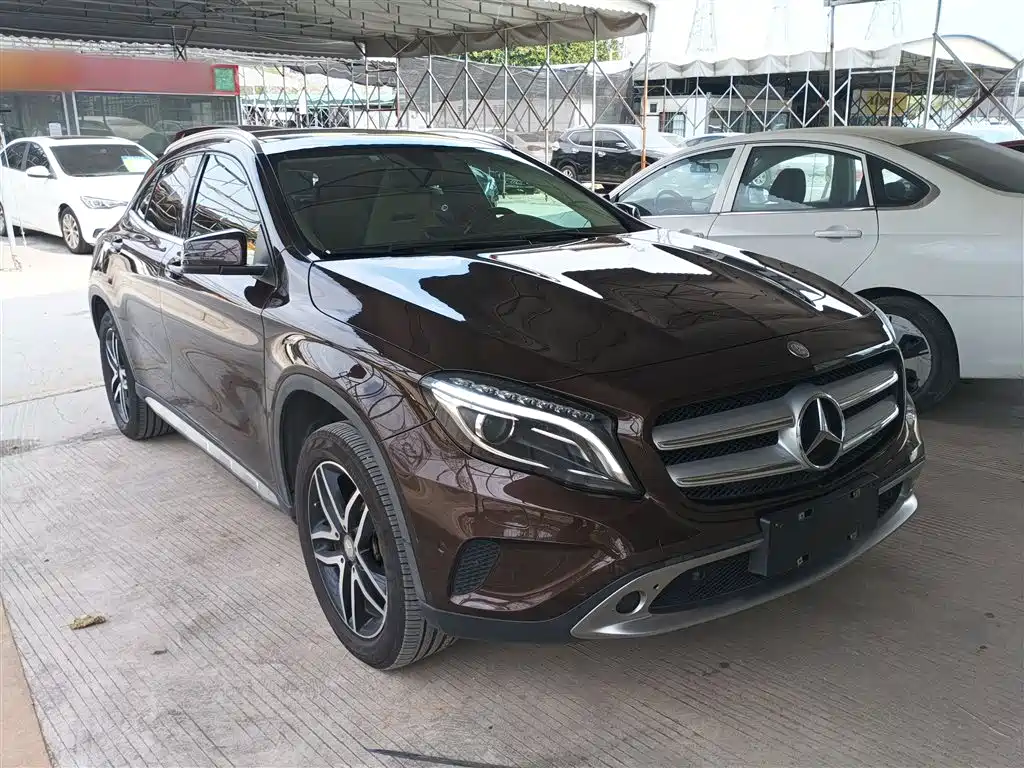 Mercedes-Benz GLA 2015 GLA 220 4MATIC Fashion Edition фото 4