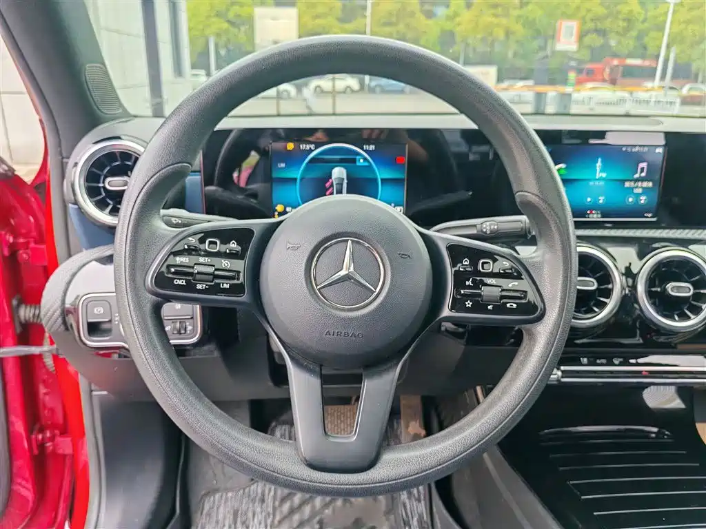 Mercedes-Benz A-Class 2020 A 180 L фото 3