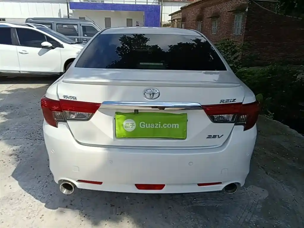 Toyota Reiz 2013 2.5V Elite Edition фото 6