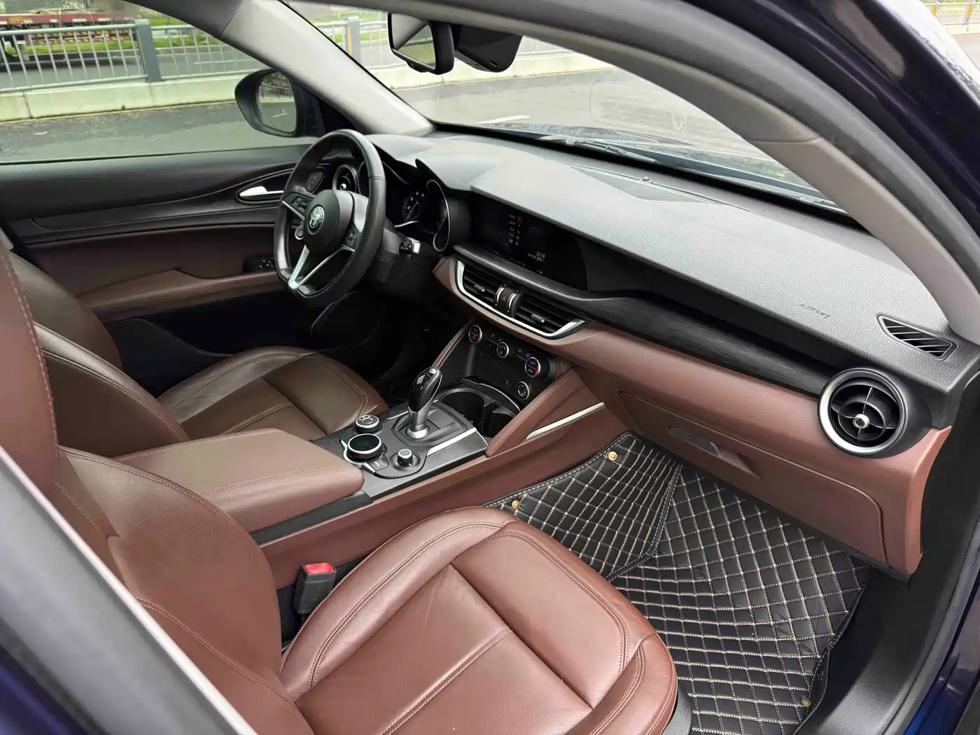 Alfa Romeo Stelvio 2018 2017 2.0T 200HP Elite