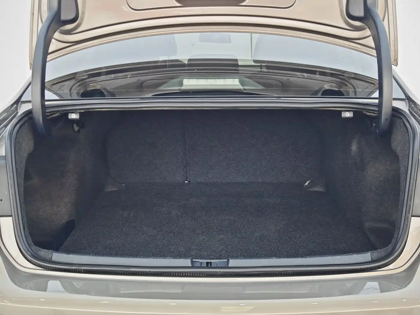 Фото 13 - Volkswagen Passat