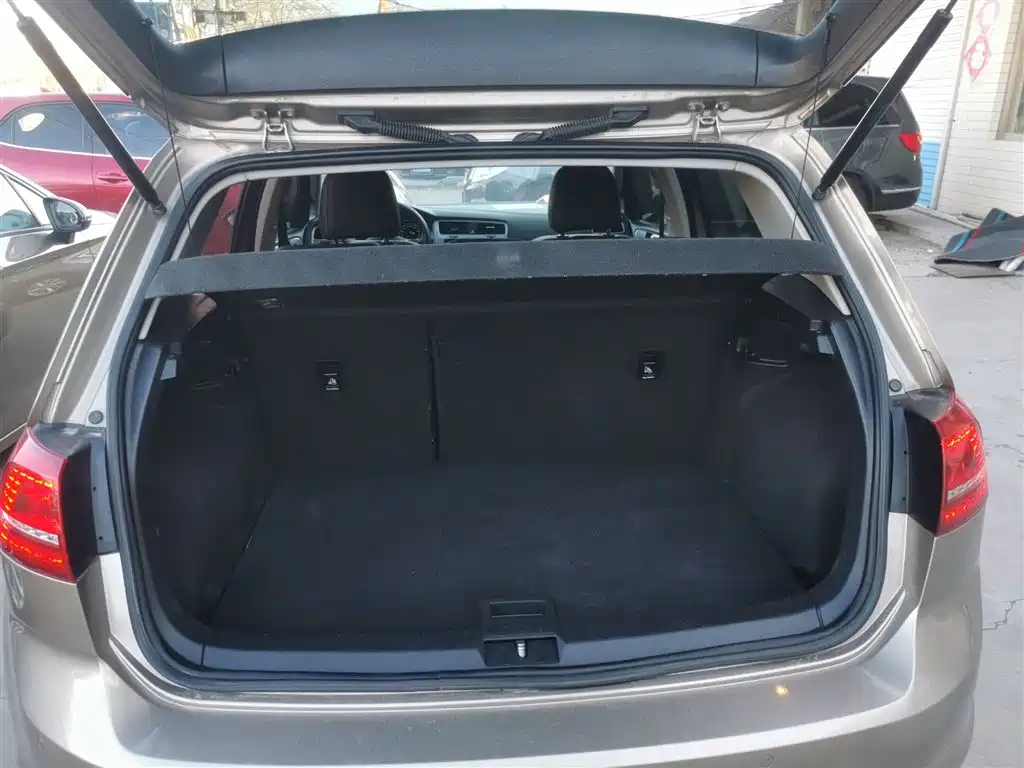 Volkswagen Golf 2016 230TSI Automatic Comfort фото 15