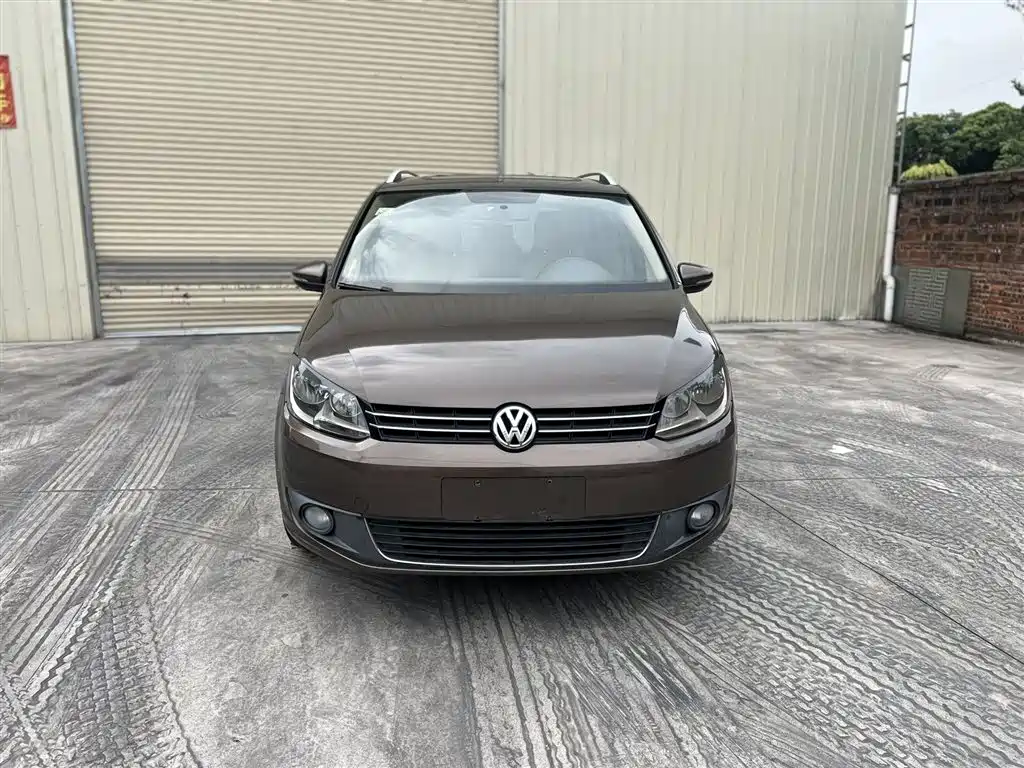 Volkswagen Touran 2011 1.4T DSG Smart Elegance 5-seater фото 2