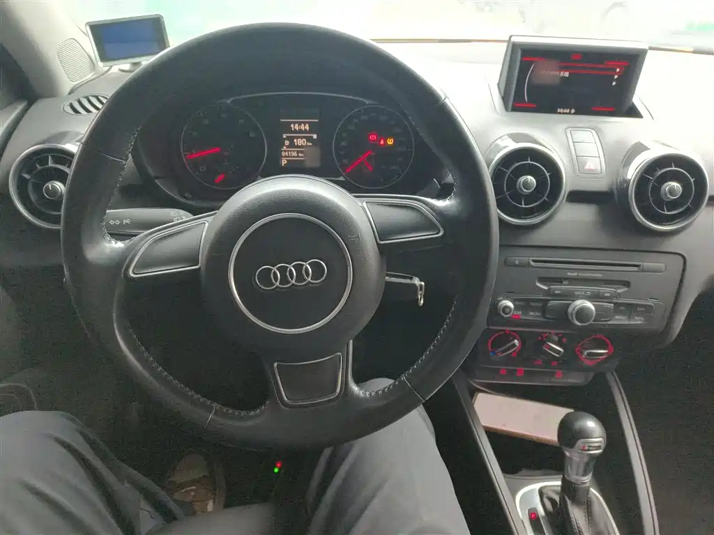 Audi A1 2014 30 TFSI Technology фото 6