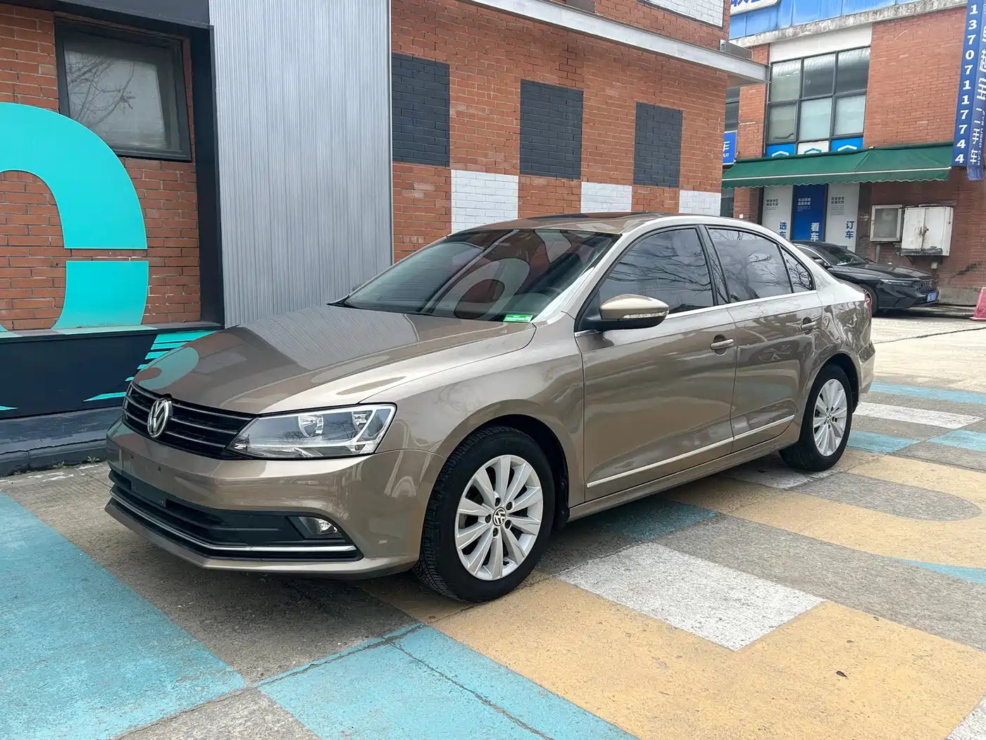 Volkswagen Sagitar 2015 1.6L Automatic Comfort