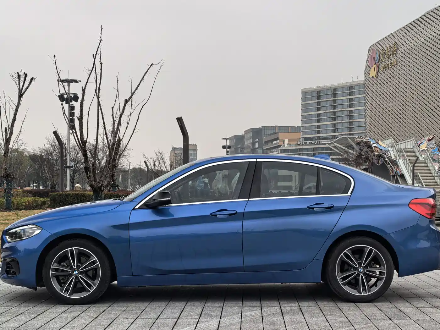 BMW 1 Series 2018 118i Sport Edition фото 5