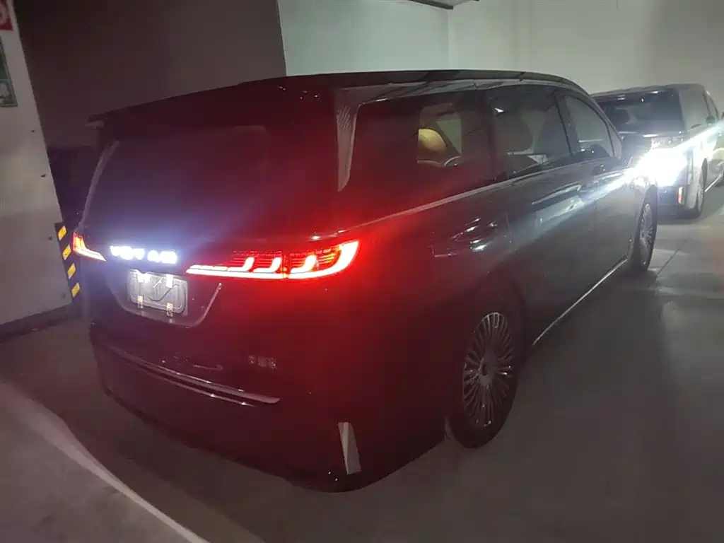 Voyah Auto Voyah Dreamer 2025 PHEV AWD Flagship Kunpeng Edition фото 7