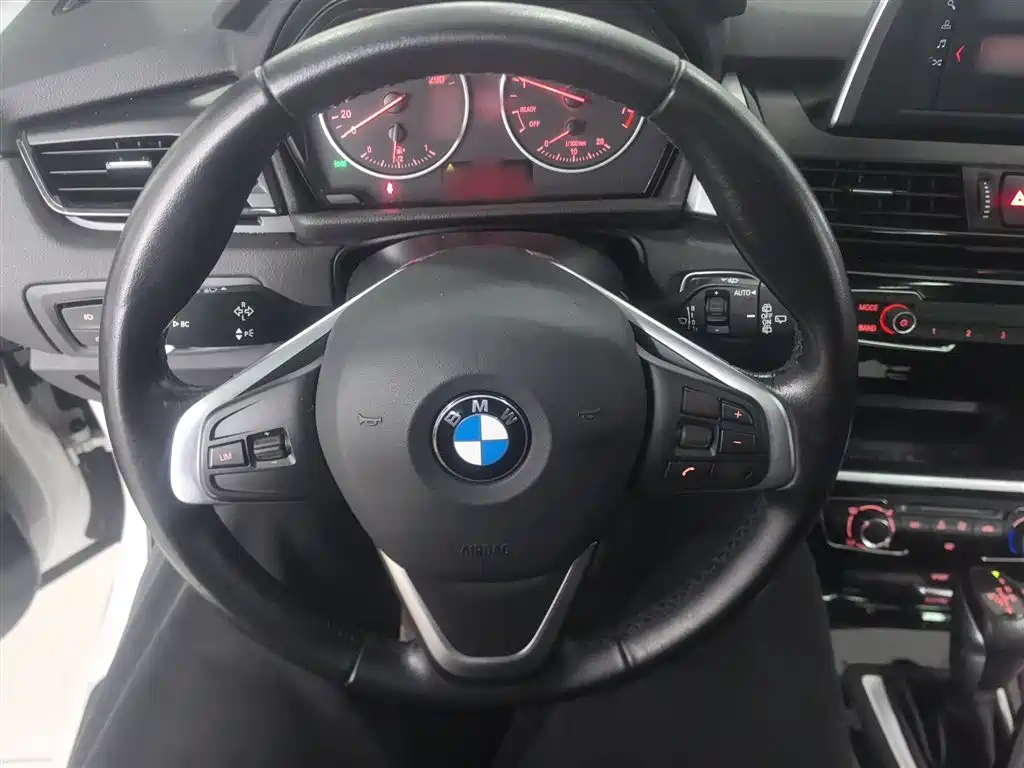 BMW 2 Series Touring 2016 218i Fashion Model фото 7