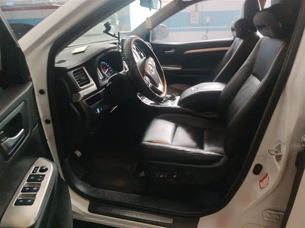 Toyota Highlander 2017 2.0T 4WD Premium 7-Seater фото 14