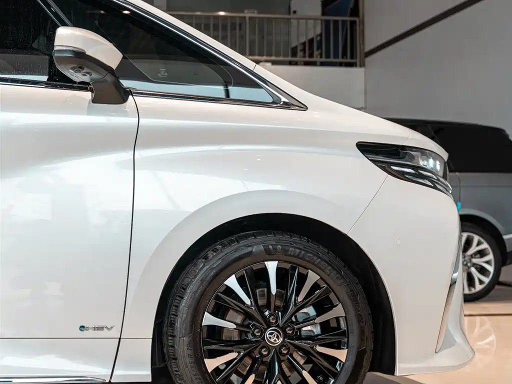 Toyota Alphard 2024 Hybrid 2.5L Ultimate Enjoyment Edition фото 5