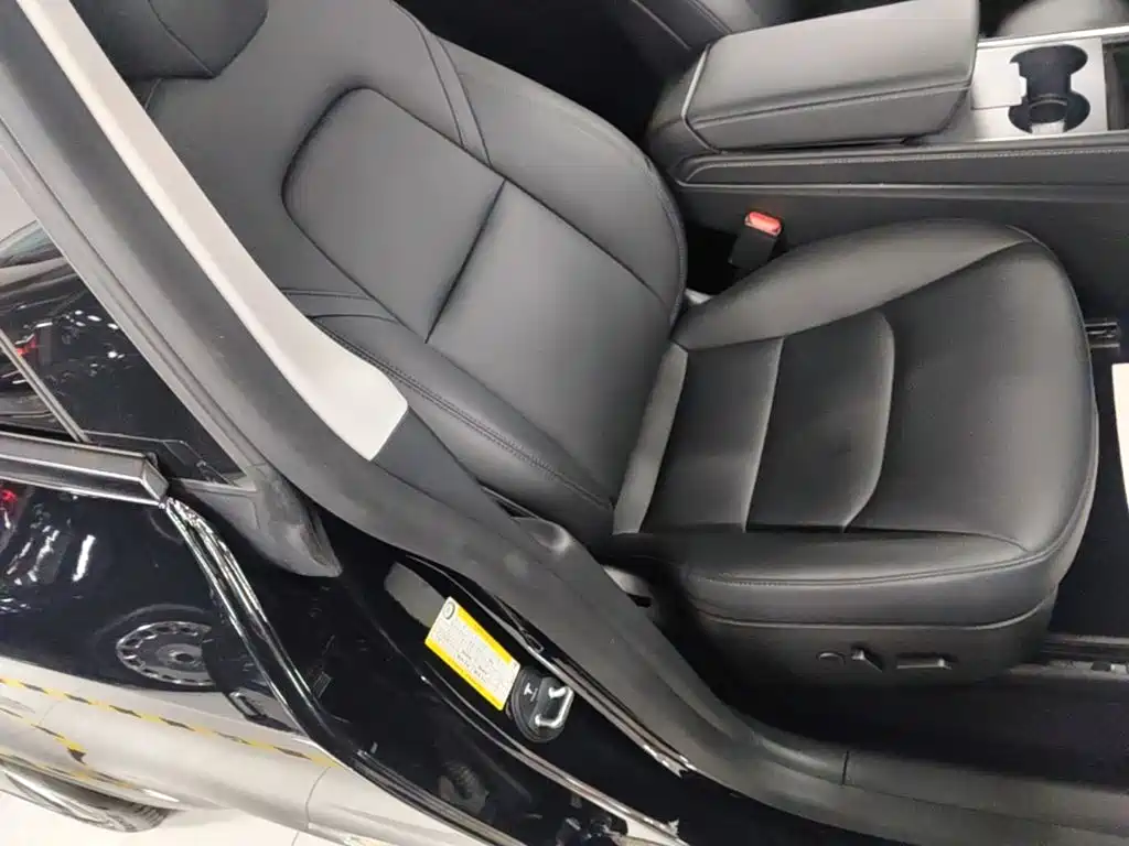 Фото 25 - Tesla Model Y