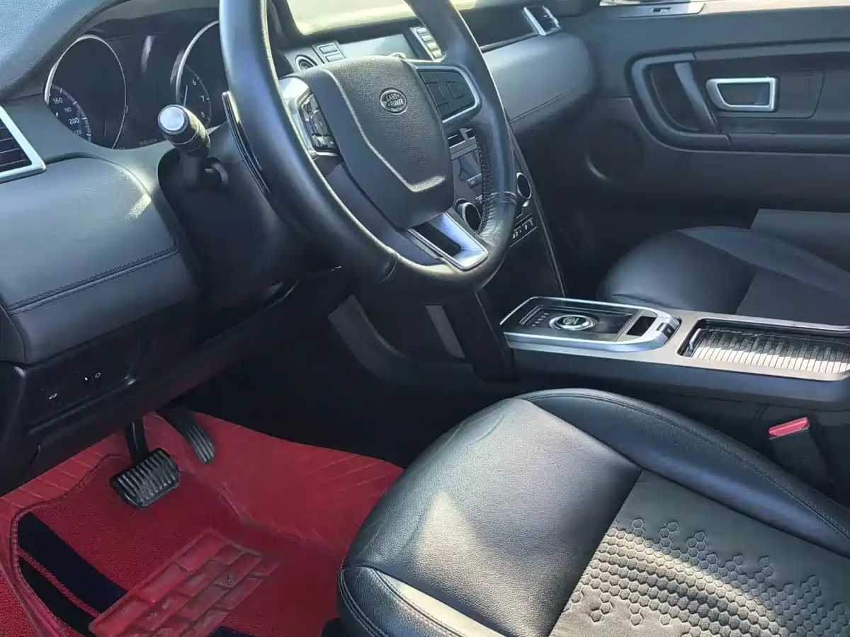 Land Rover Discovery Sport 2018 240PS PURE Edition фото 4