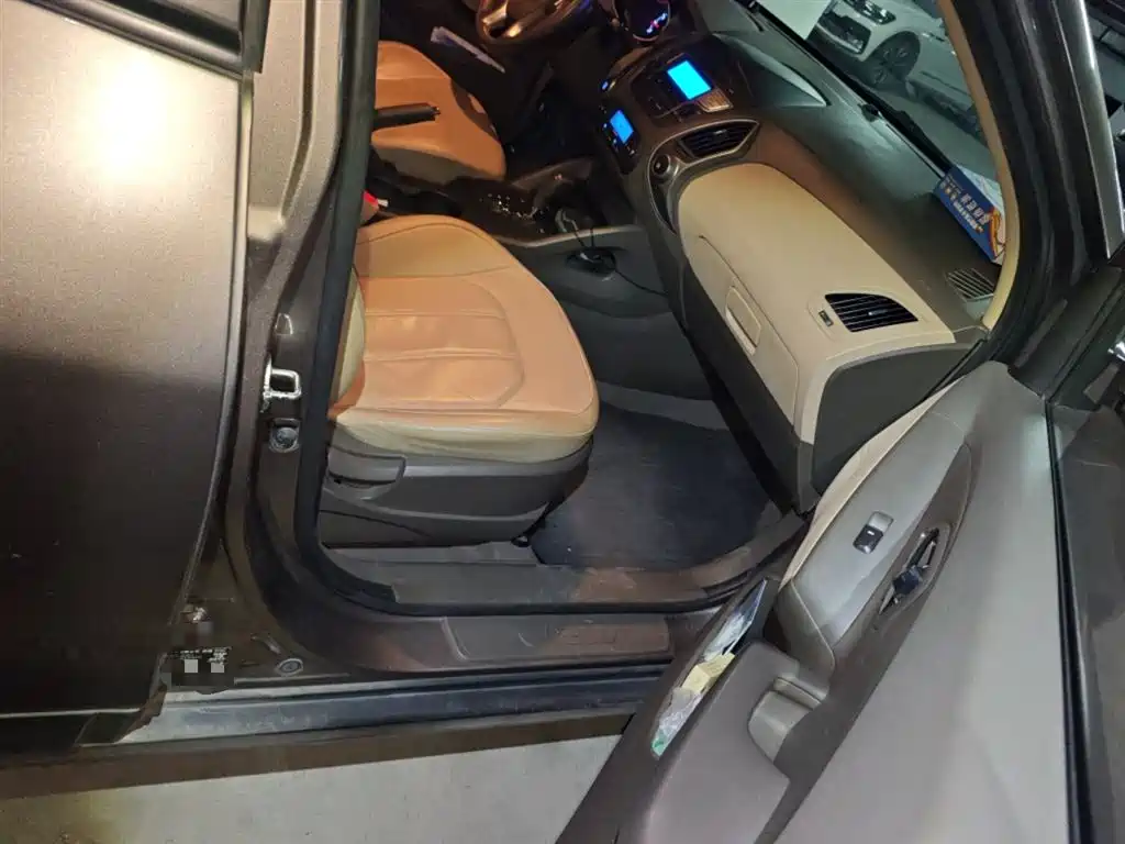 Hyundai Beijing Hyundai ix35 2013 2.0L Auto 2WD Smart GLS China IV фото 20