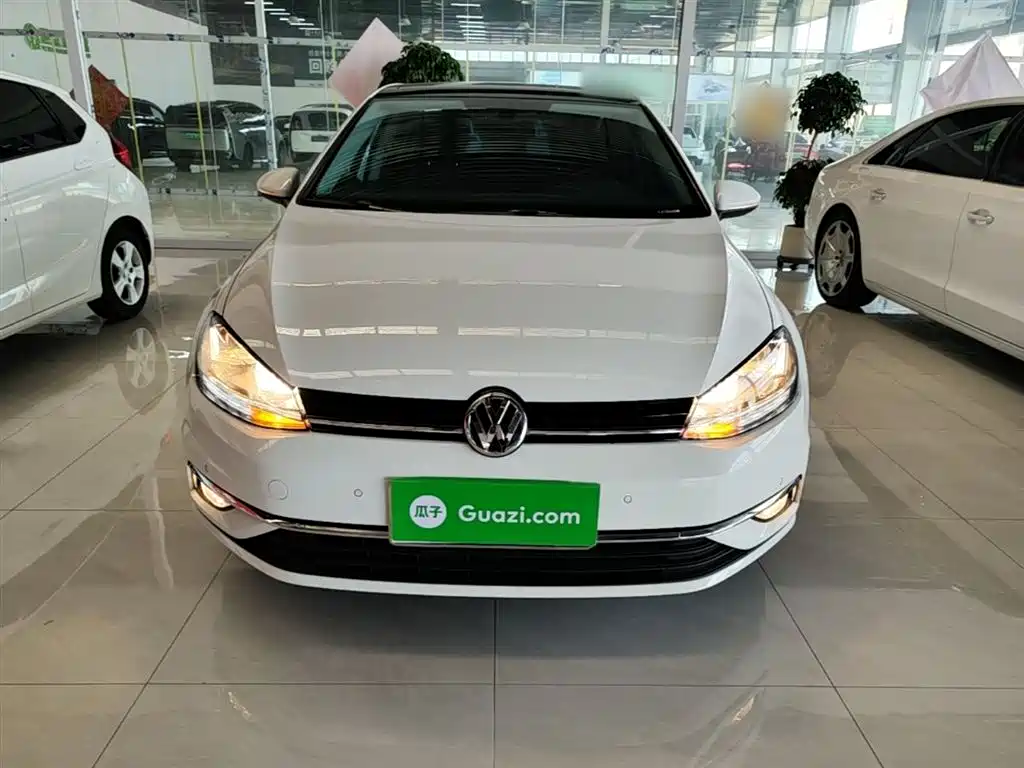 Volkswagen Golf 2020 Beloved Edition 280TSI DSG Comfort фото 3