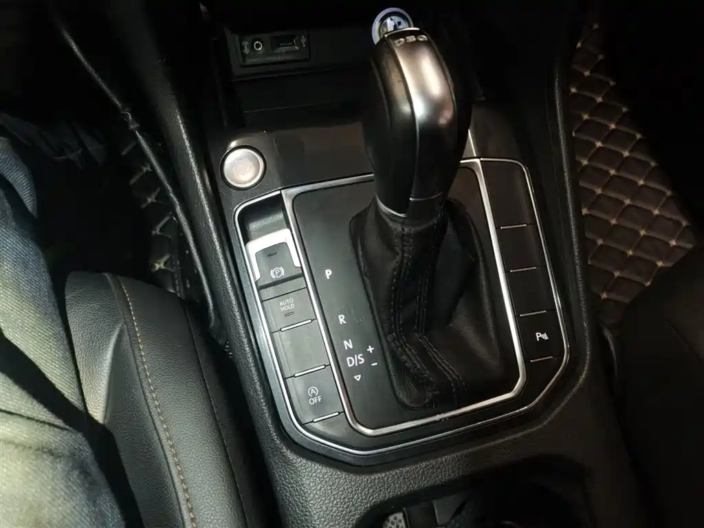Volkswagen Golf Sportsvan 2018 230TSI Automatic Luxury фото 14